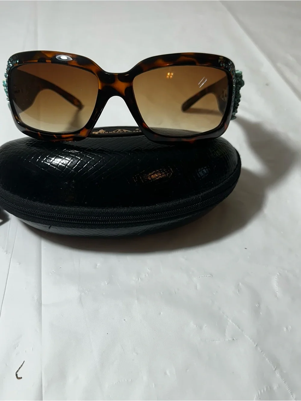 Tortoise Frame Sunglasses with Turquoise Bead Detailing WESTERN Wear from Wy